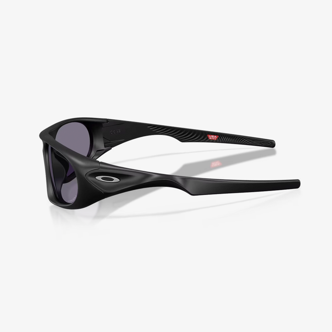 Oakley Neoforma / Matte Black - Prizm Grey side