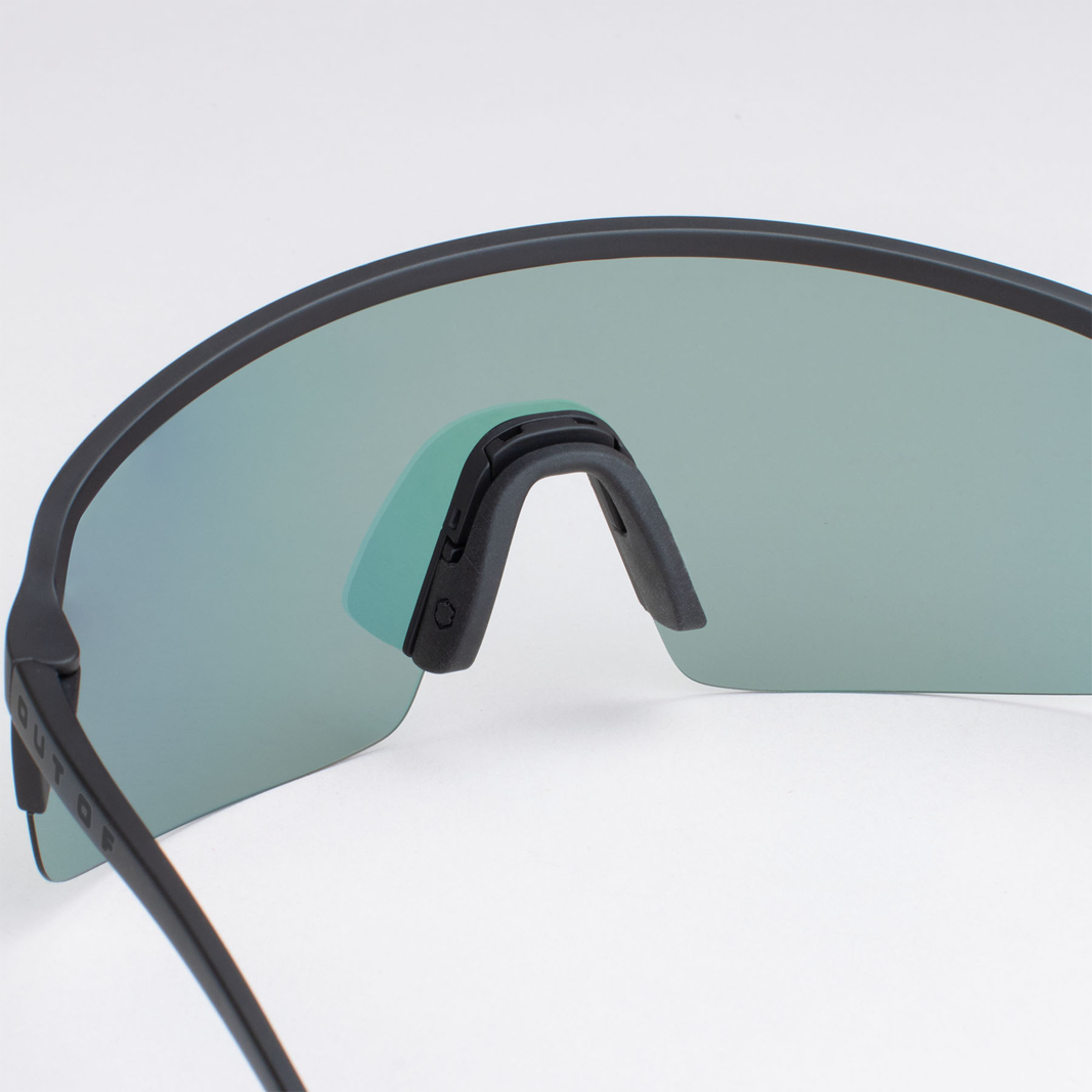 Out of Piuma Black The One Loto Rückansicht