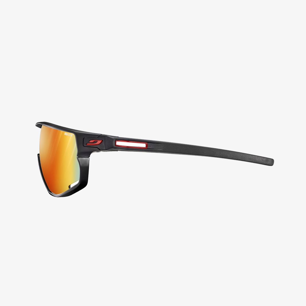 Julbo Rush Schwarz - Rot / Reactiv 1-3 Light Amplifier Seitenansicht