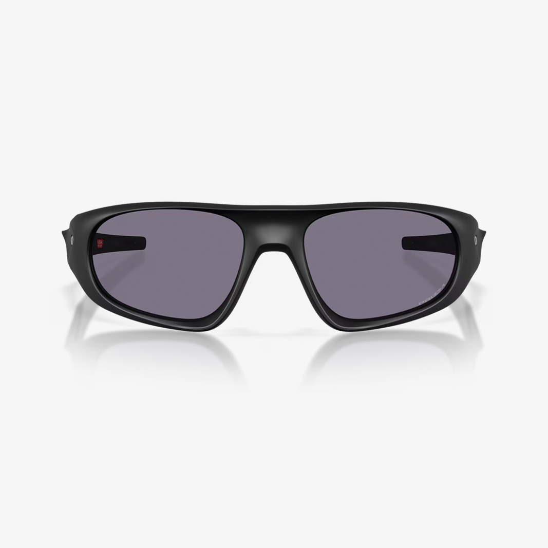 Oakley Neoforma / Matte Black - Prizm Grey face
