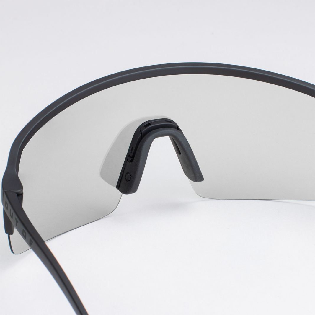 Out of Piuma Black Photochromic Rückansicht