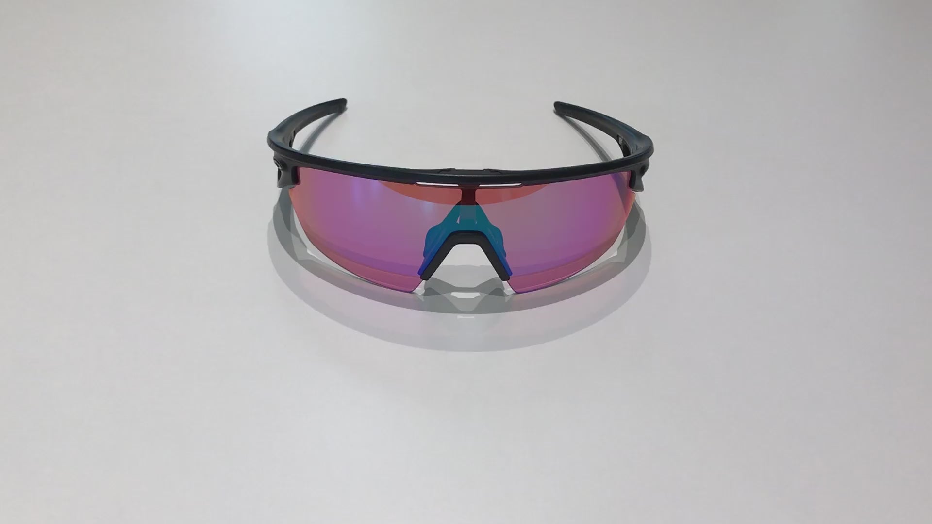 Image Video Oakley Sphaera